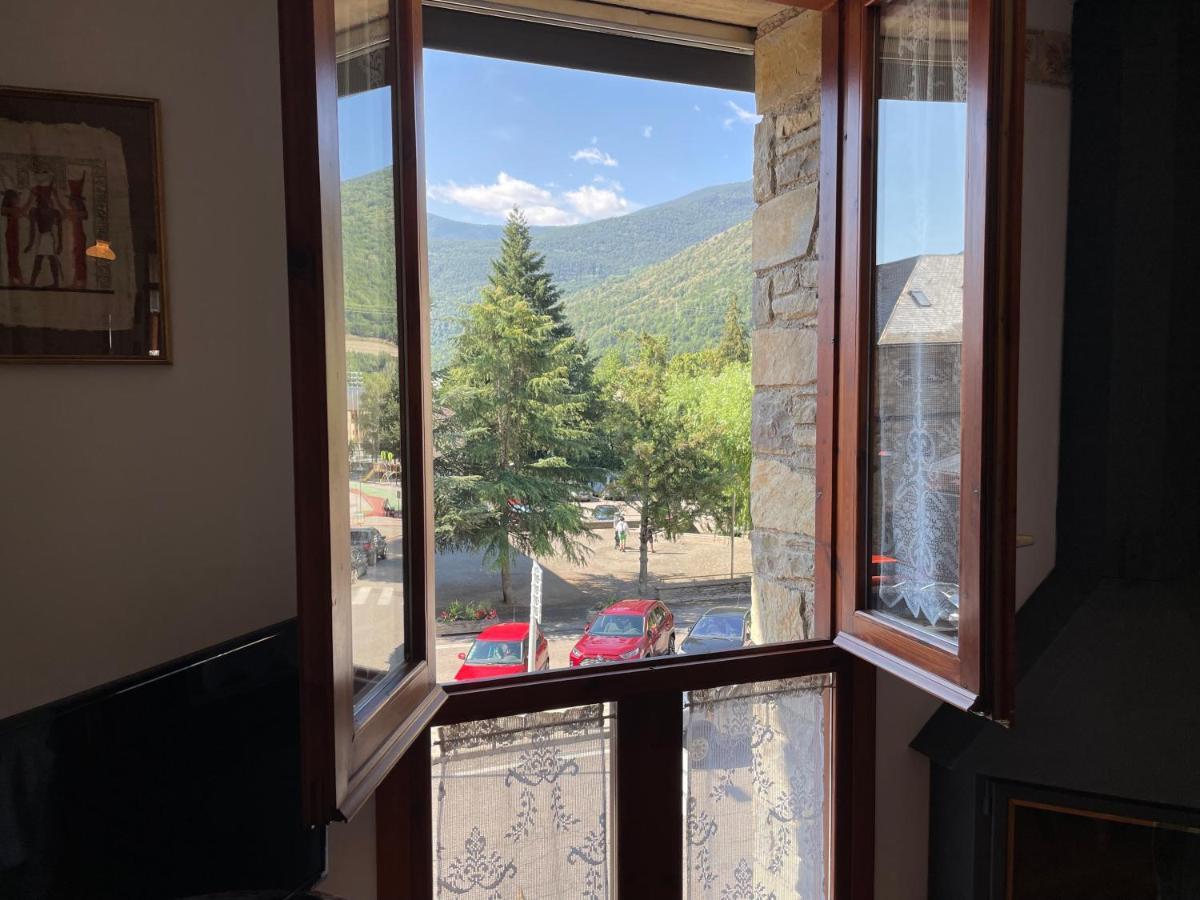Apartaments Pirinenc Esterri d'Àneu Esterno foto